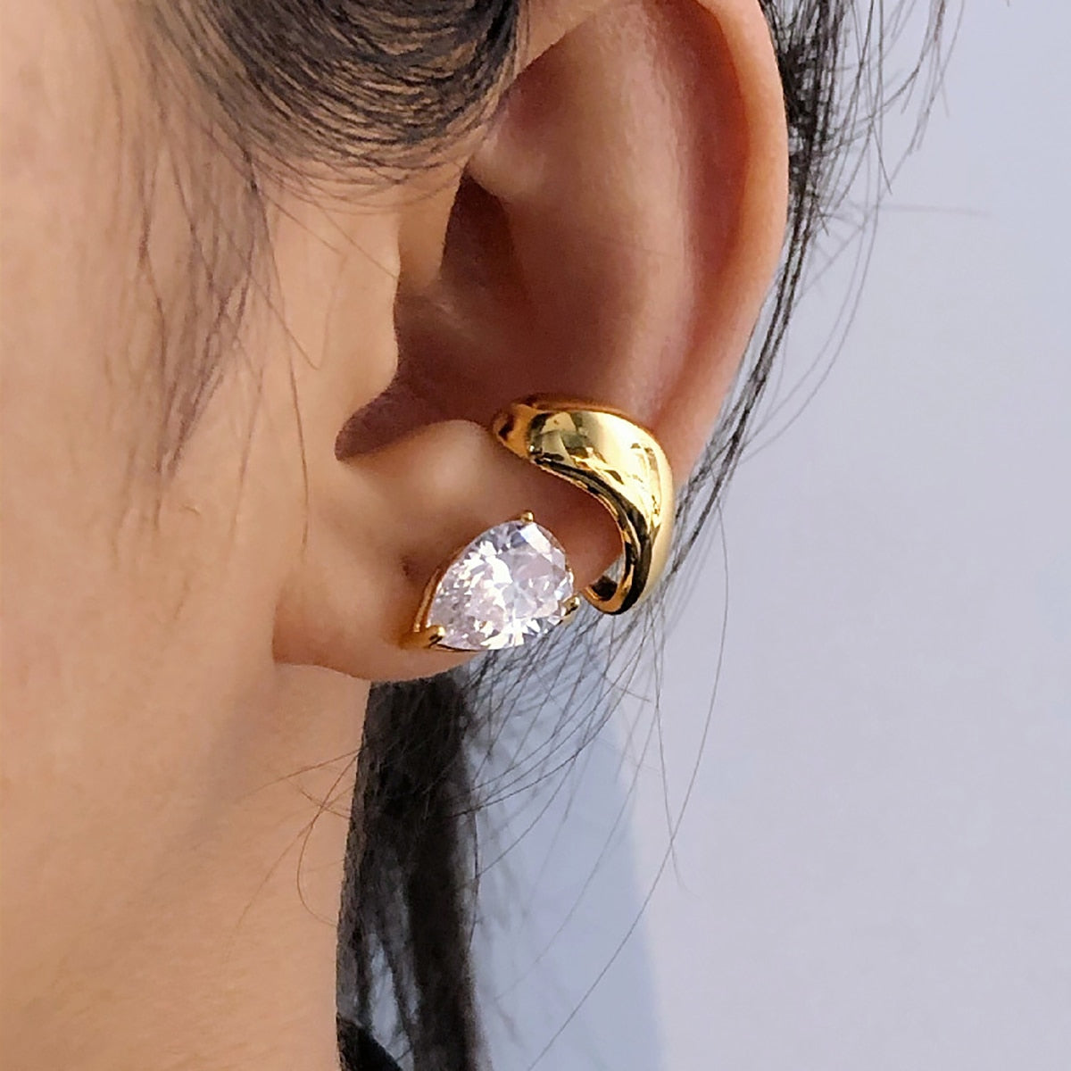New Women Gold Color Asymmetric Korean Clip Earring No Piercings Ear Clip Earring for Women Fashion Jewelry